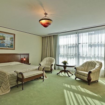 Alexander Hotel Bucarest Habitación foto