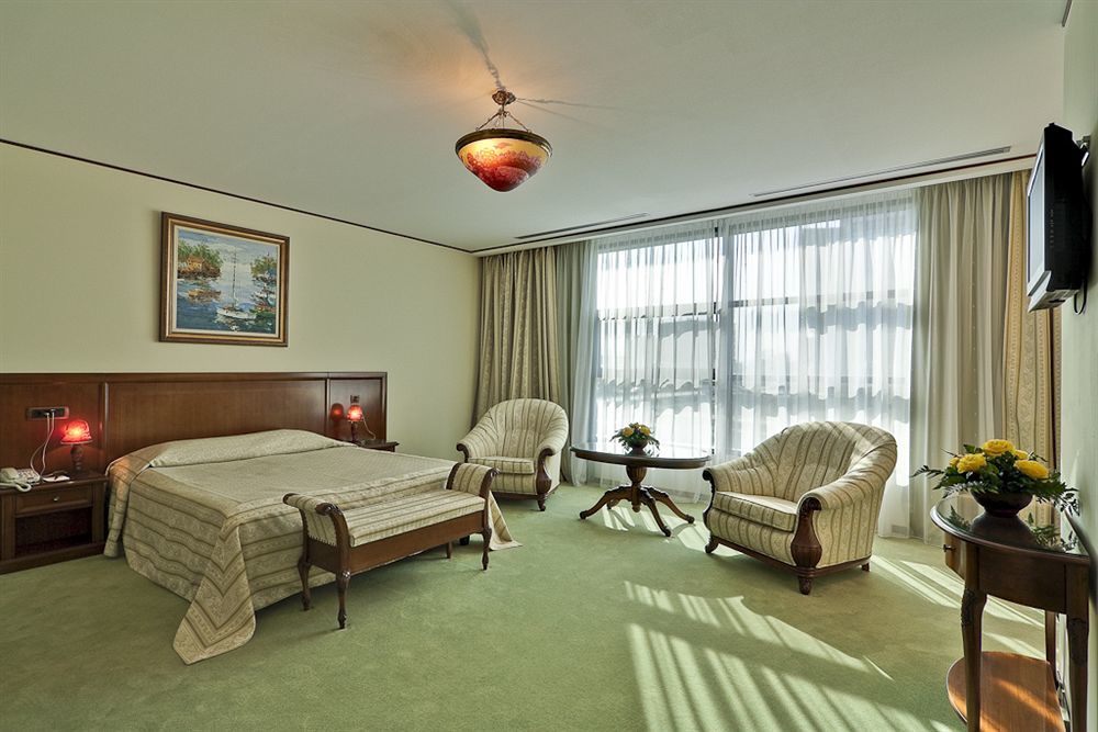 Alexander Hotel Bucarest Habitación foto
